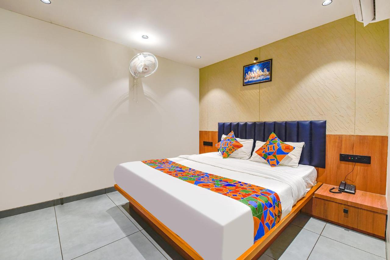 OYO 93041 Hotel Udhna Inn Surat Esterno foto