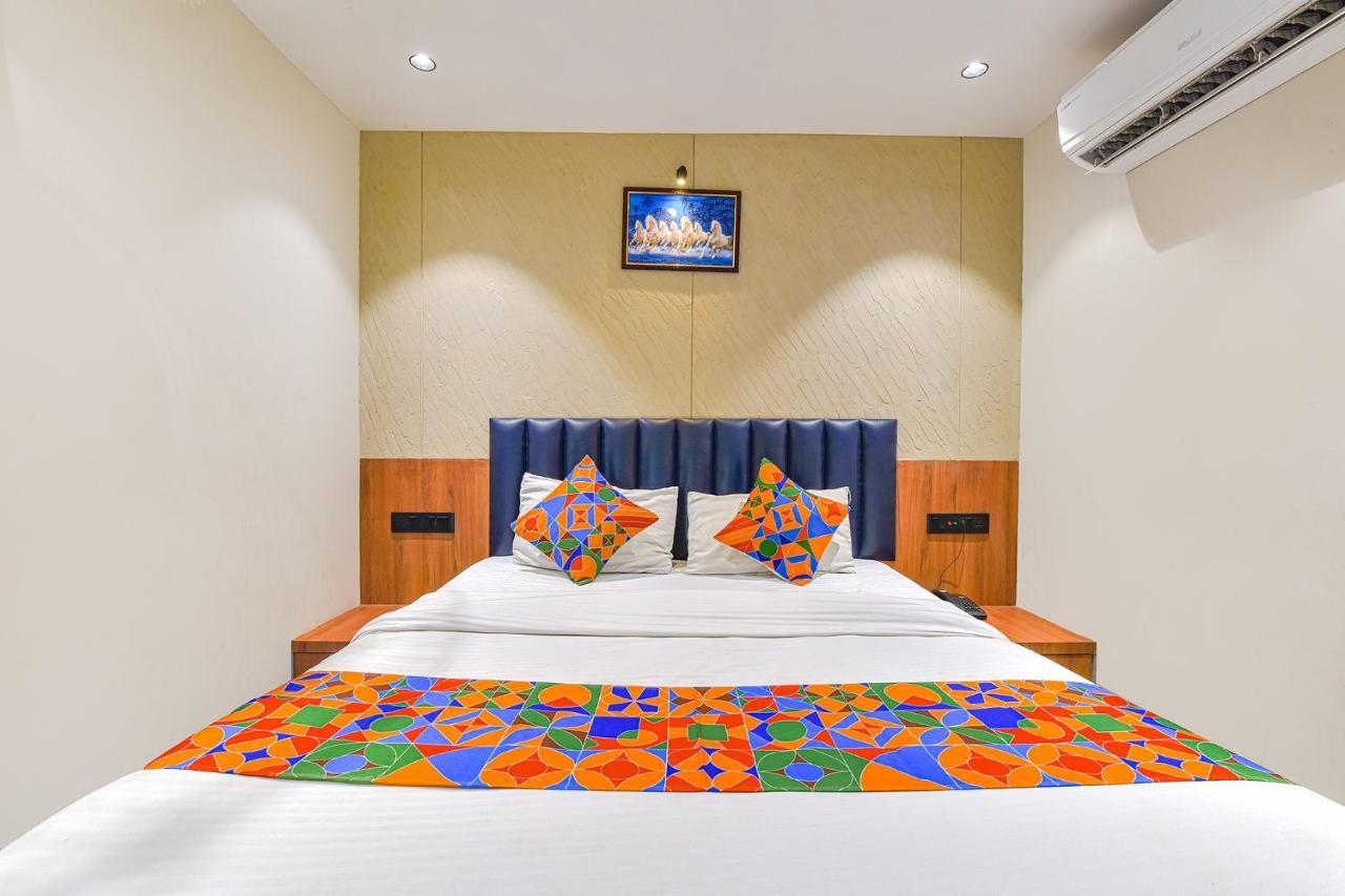 OYO 93041 Hotel Udhna Inn Surat Esterno foto