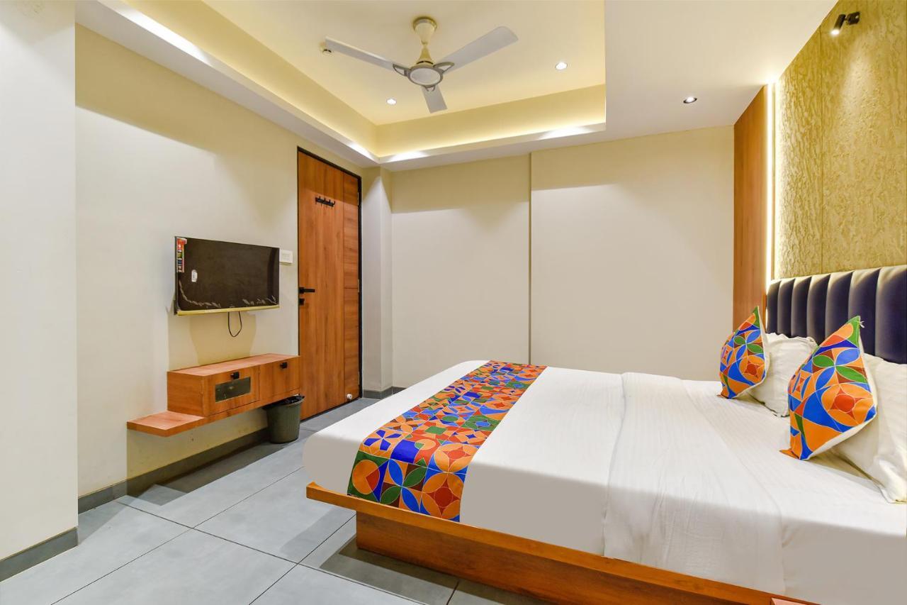 OYO 93041 Hotel Udhna Inn Surat Esterno foto
