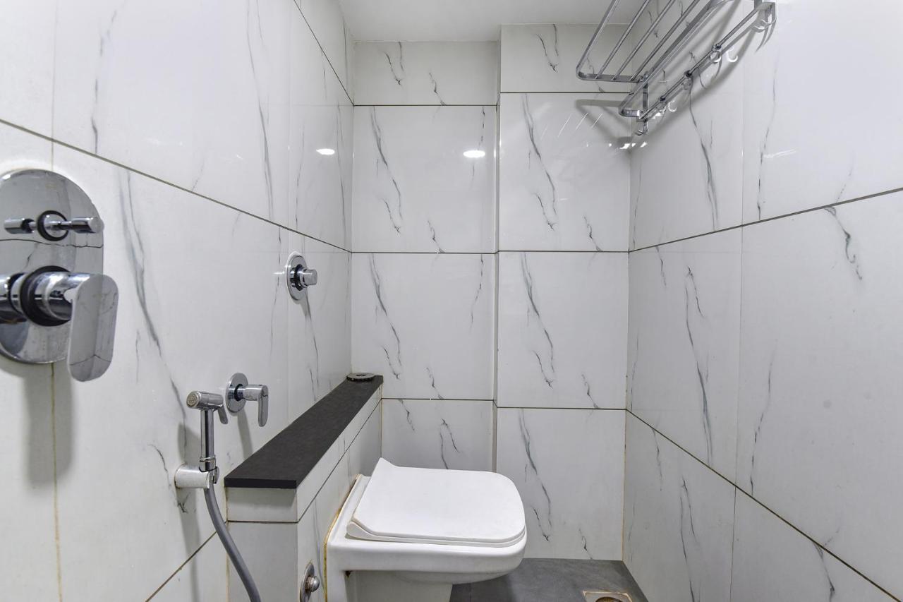 OYO 93041 Hotel Udhna Inn Surat Esterno foto