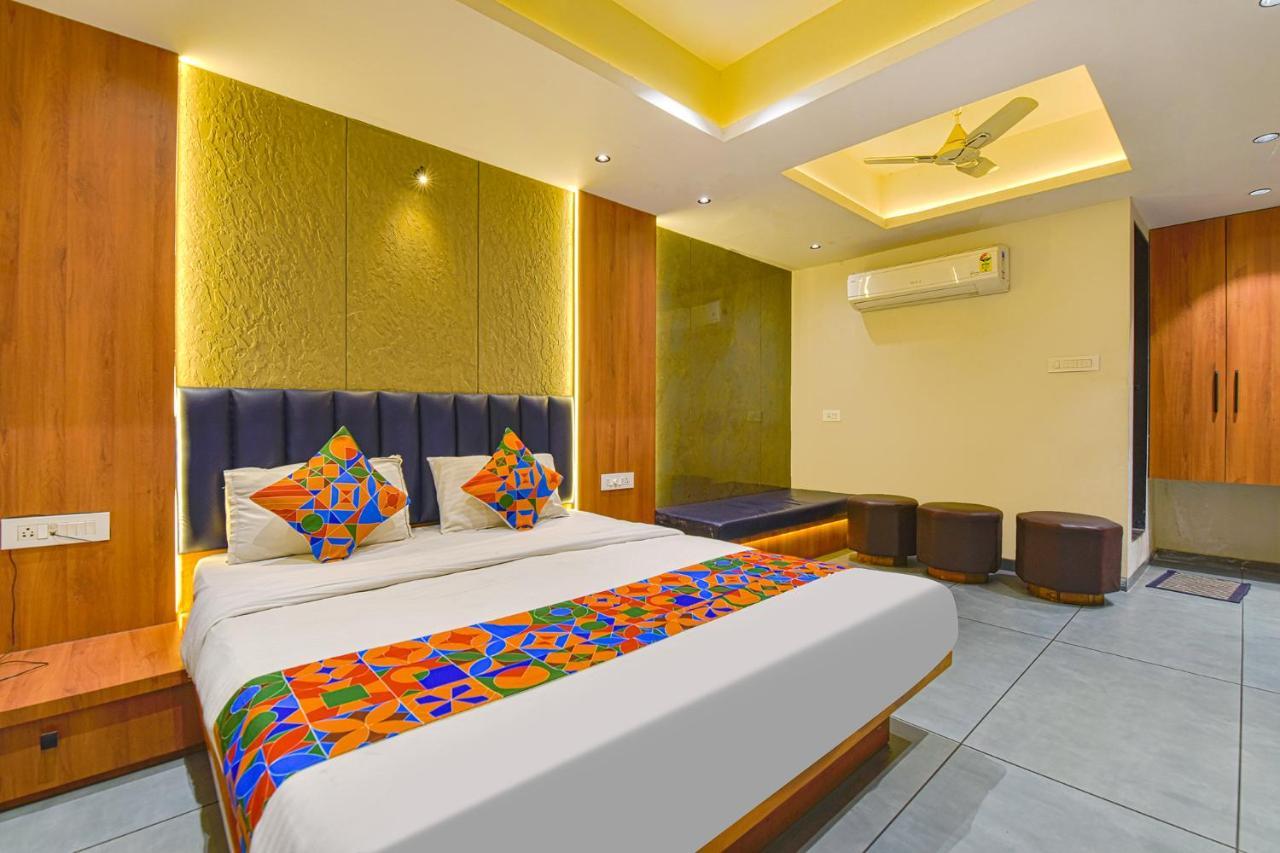 OYO 93041 Hotel Udhna Inn Surat Esterno foto