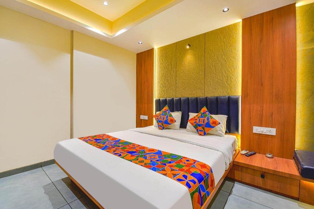 OYO 93041 Hotel Udhna Inn Surat Esterno foto