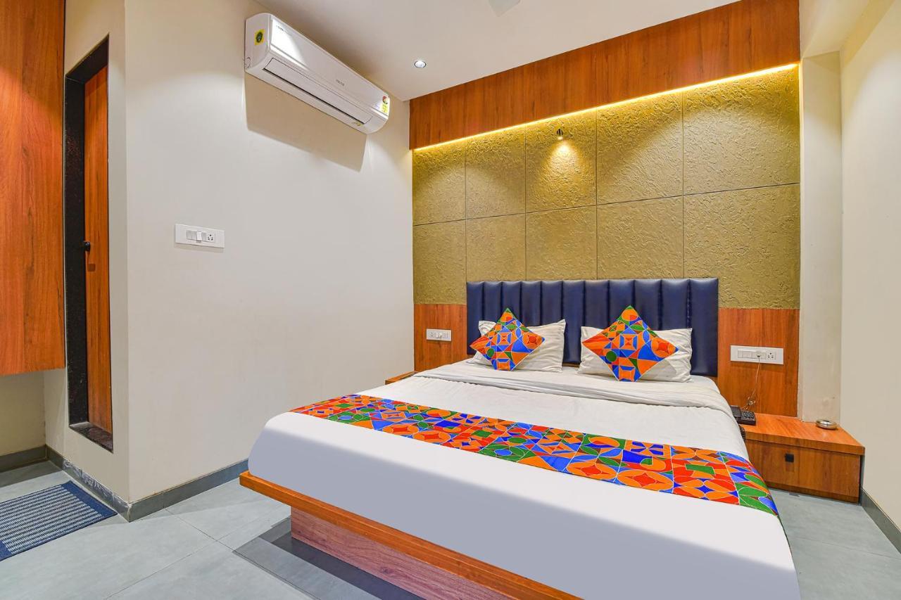 OYO 93041 Hotel Udhna Inn Surat Esterno foto